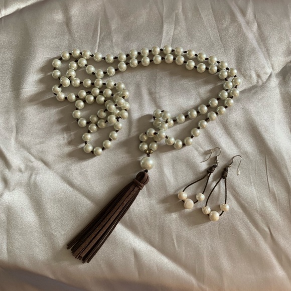 Jewelry - Picture 3 of 3